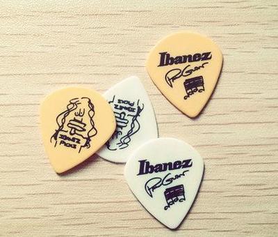 加工廠直批 定制依班那速?gòu)椥∪?保羅簽名款 木 電吉他撥片